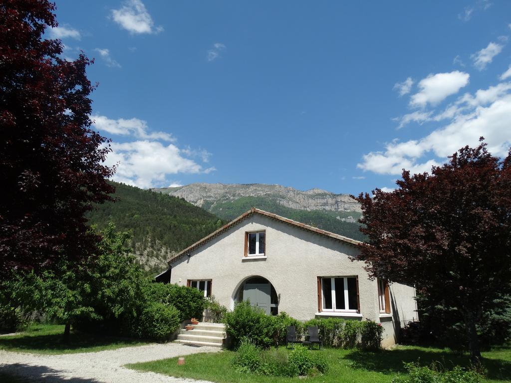 L'Enclos B&B Châtillon-en-Diois Екстериор снимка